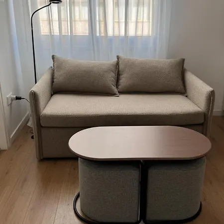 Cozy Luxury 1-bedroom In Nicosia's Heart 아파트 *