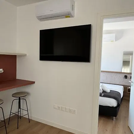 Cozy Luxury 1-bedroom In Nicosia's Heart 니코시아
